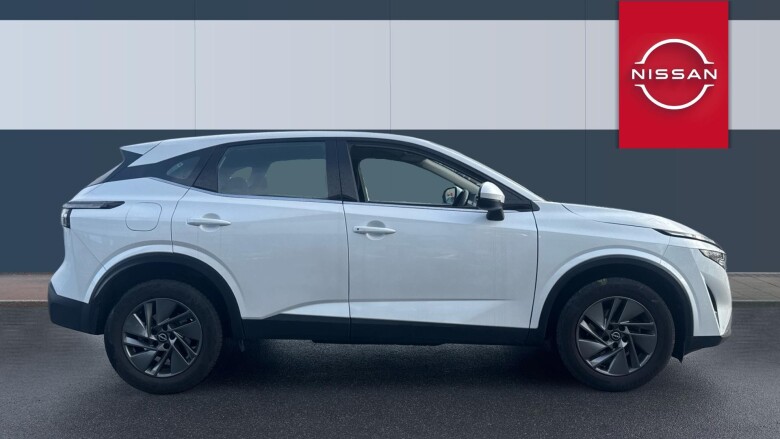 Nissan Qashqai 1.3 DiG-T MH Acenta Premium 5dr Petrol Hatchback